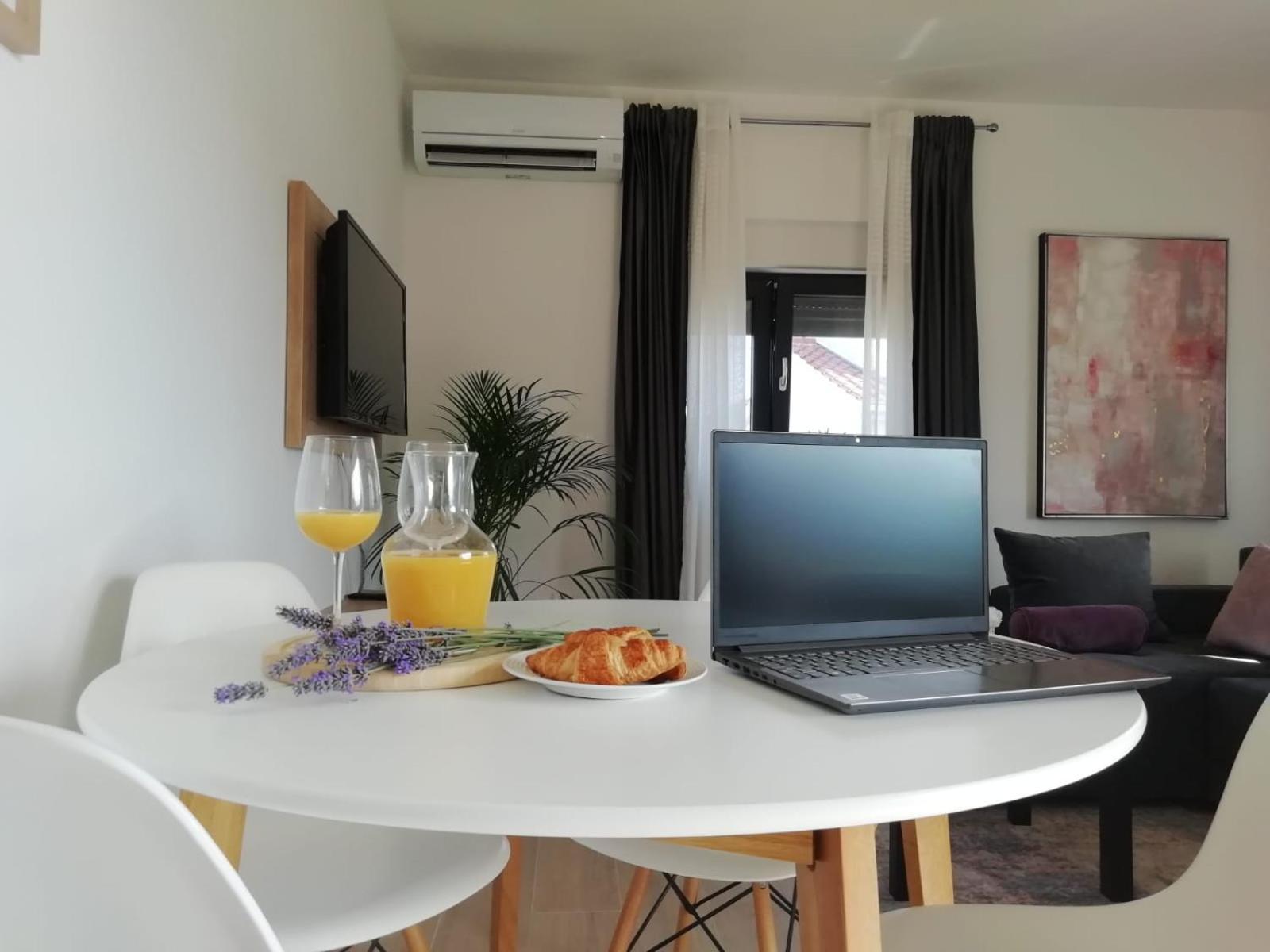 Apartments Maella 자다르 객실 사진